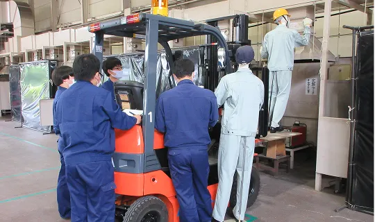 感電体験講習や危険予知訓練など専門機関で学びを得る